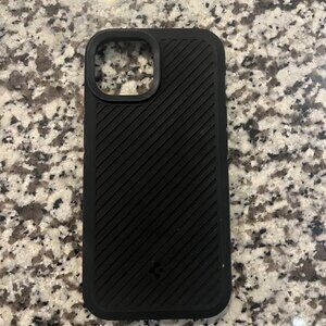 Spigen Black Case iPhone 15